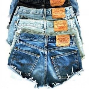 LAST DAY LAST PRICE! Levi 505 Cutoff Shorts